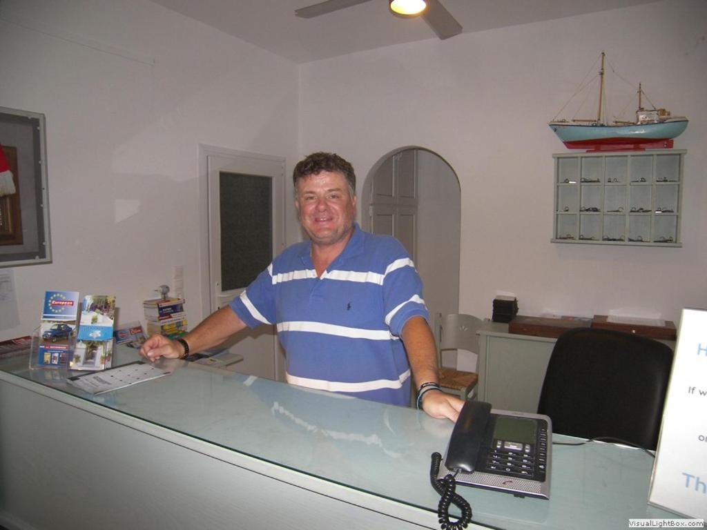Captain Manolis Parikia  Exterior photo